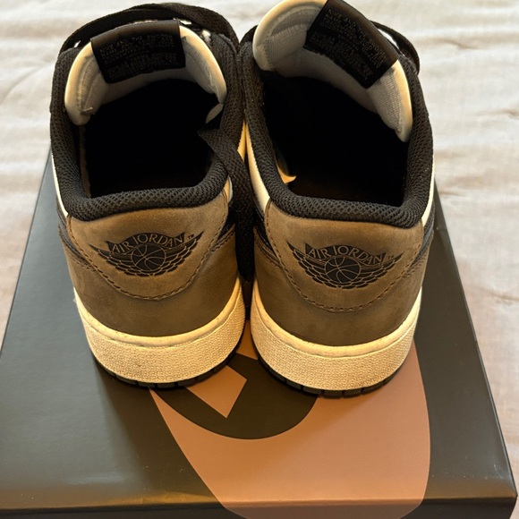 Nike Men's Black and White Low-Top Sneakers - Picture 4 of 5